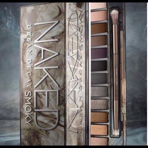 💋Brand new - never used Urban Decay Smoky Palette